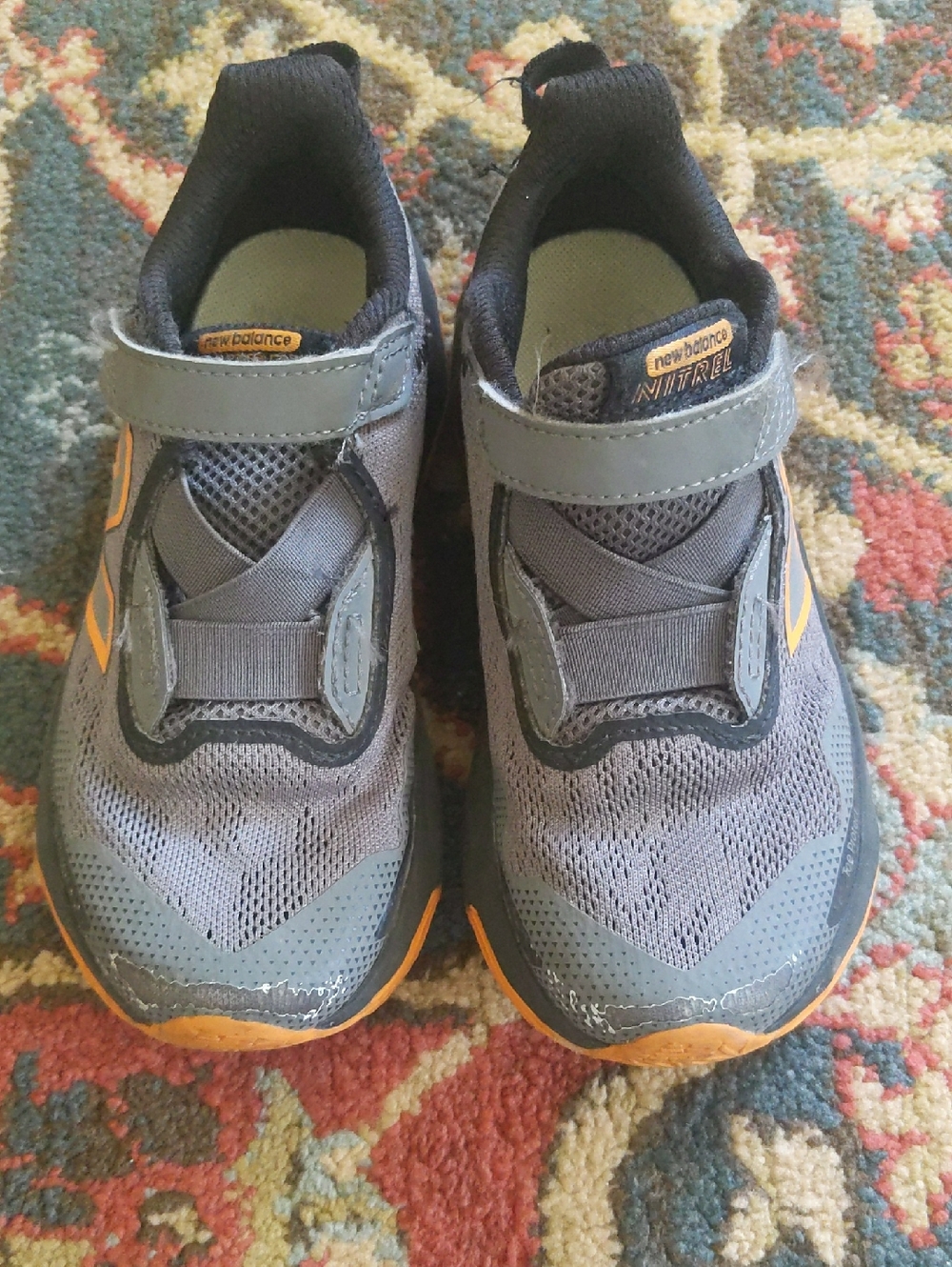 New Balance Kids Dynasoft Nitrel V6 Bungee Lace with Top Strap size 11.5
